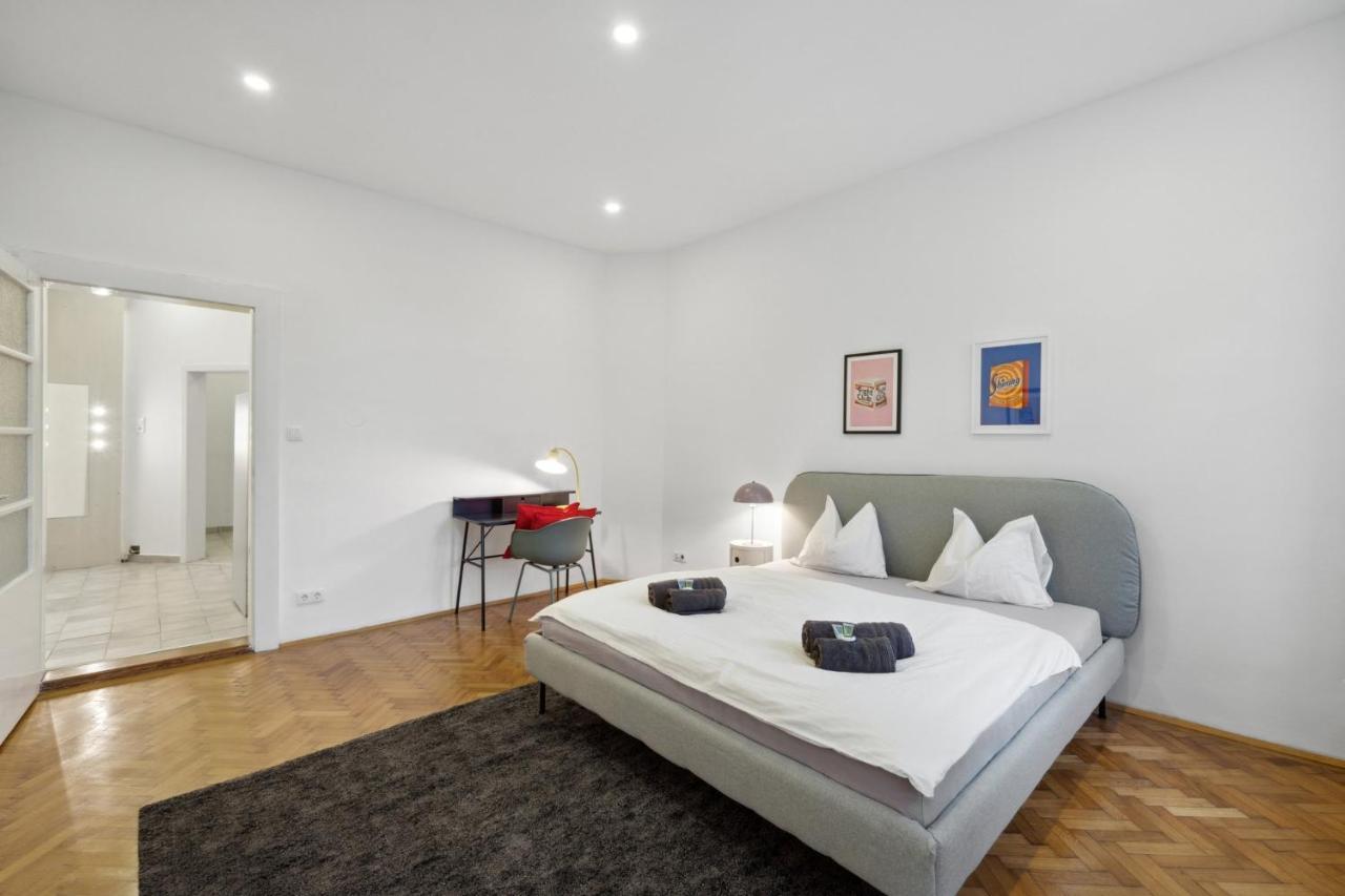 Big Spacious Central Apartment In Vienna Exterior photo